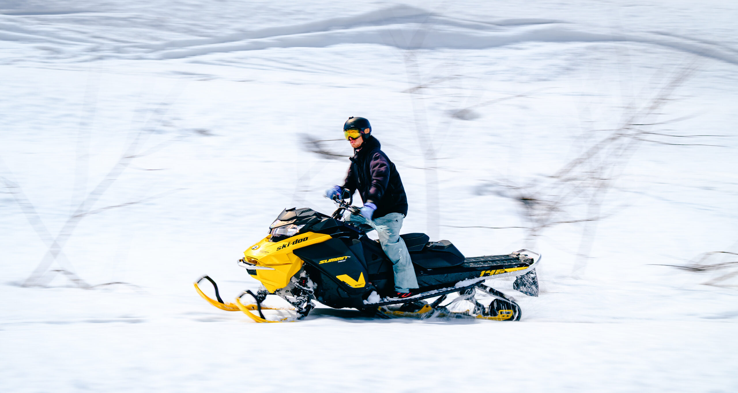 SNOWMOBILE TOURS - La Neige